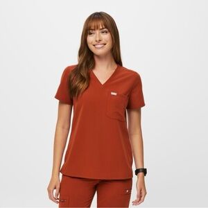 Figs Auburn scrub set